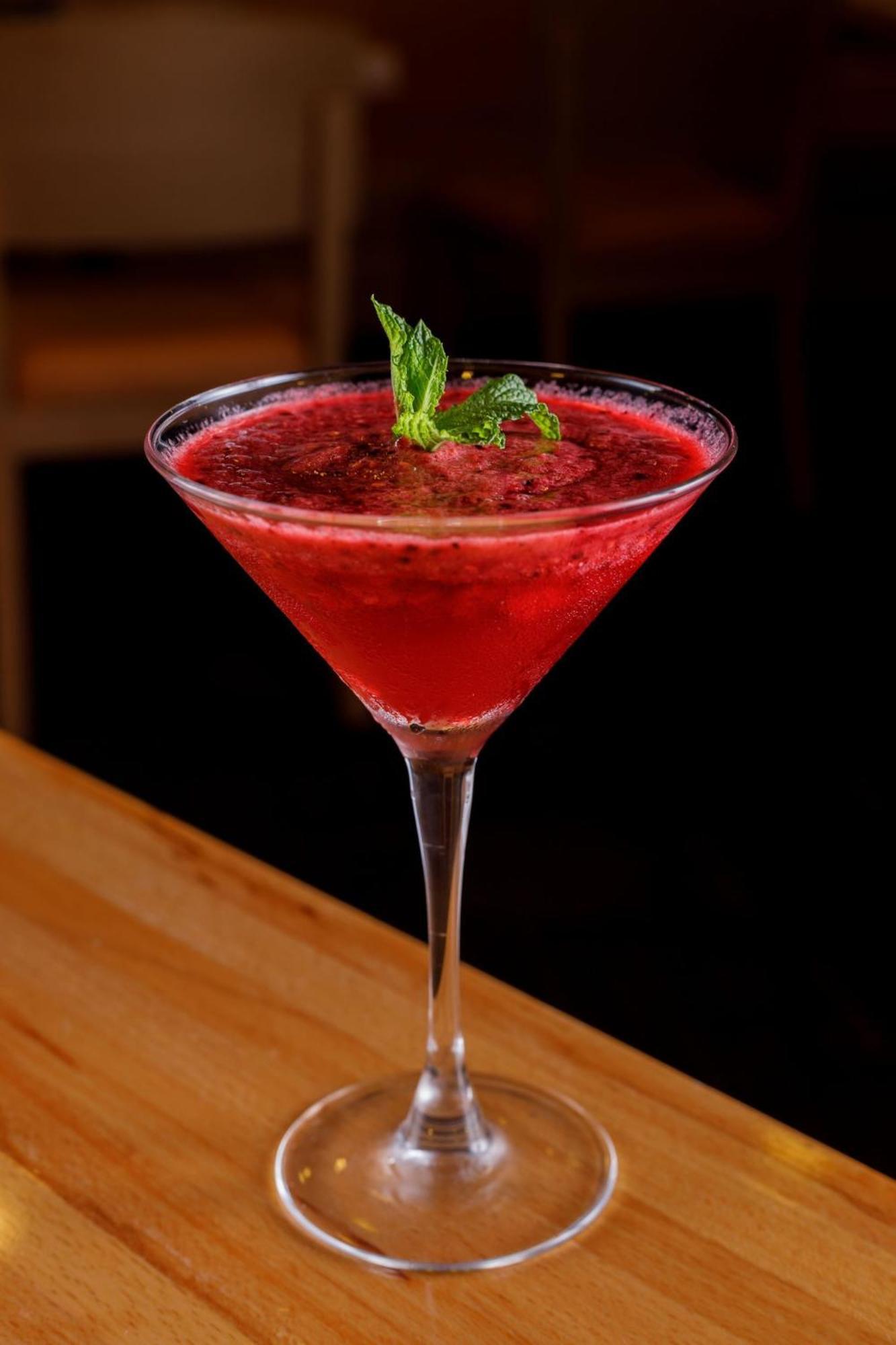 Готель Camino Real Santa Fe Мехіко Екстер'єр фото A cosmopolitan garnished with a sprig of mint